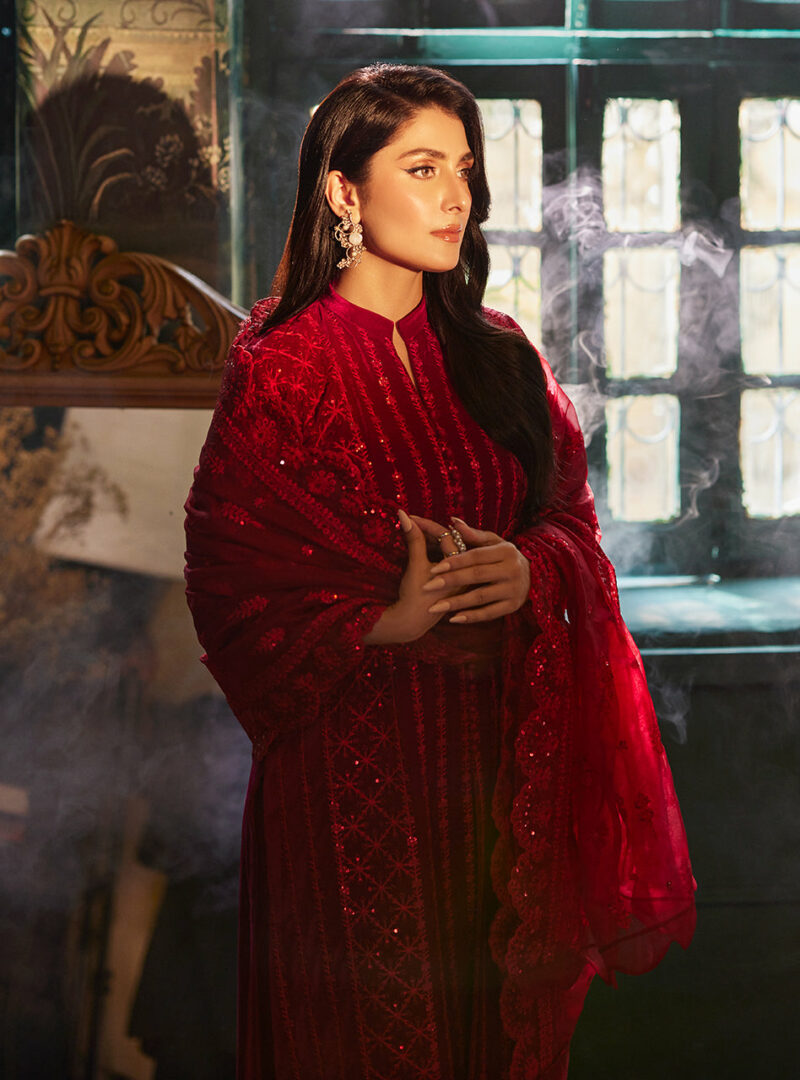 ZAINAB CHOTTANI (SURKH ZV-5)