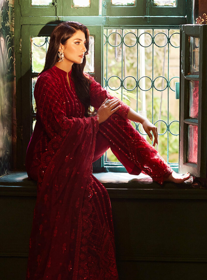 ZAINAB CHOTTANI (SURKH ZV-5)