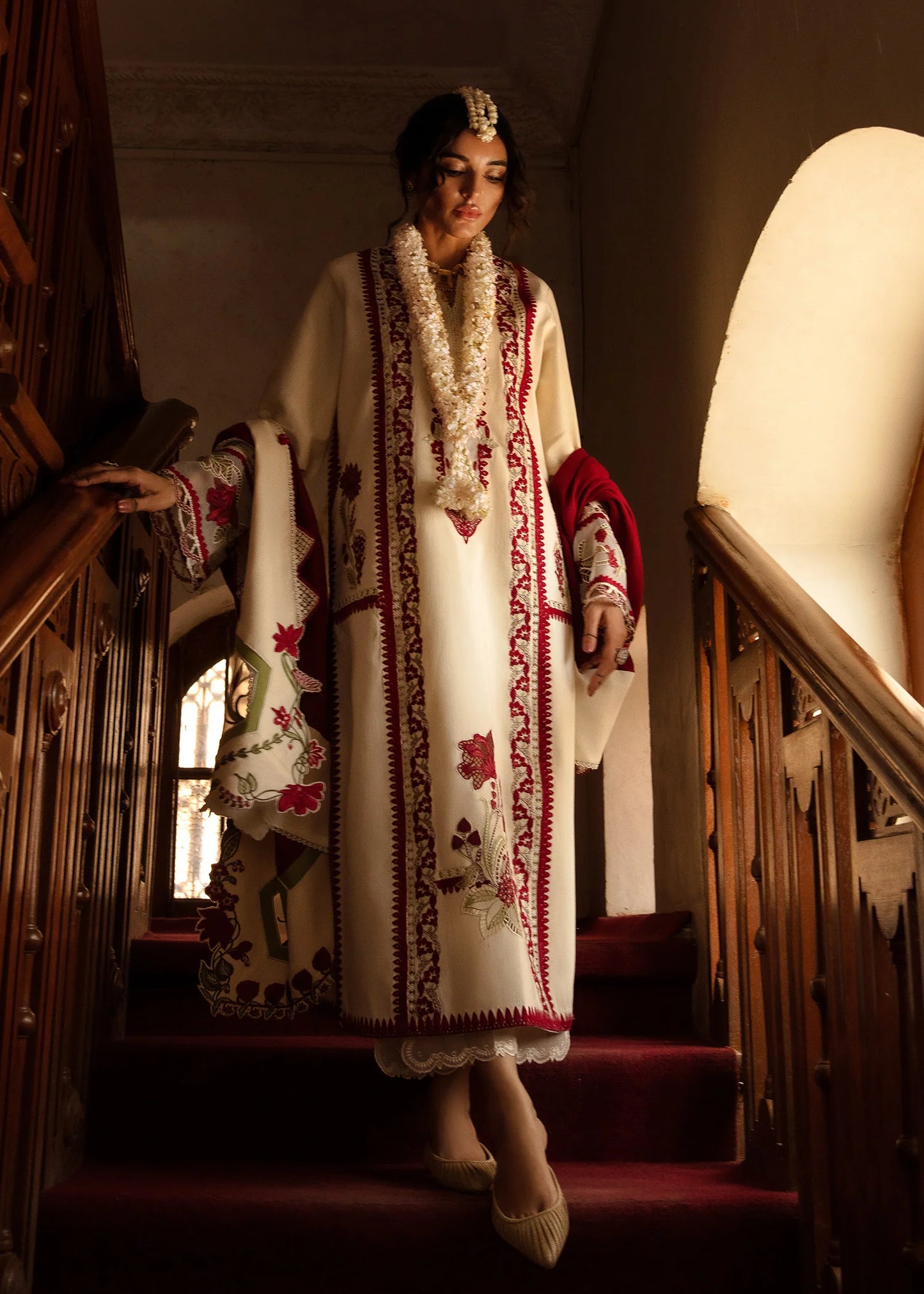 CRIMSON Lawn (Musafir 2025  WS-06)