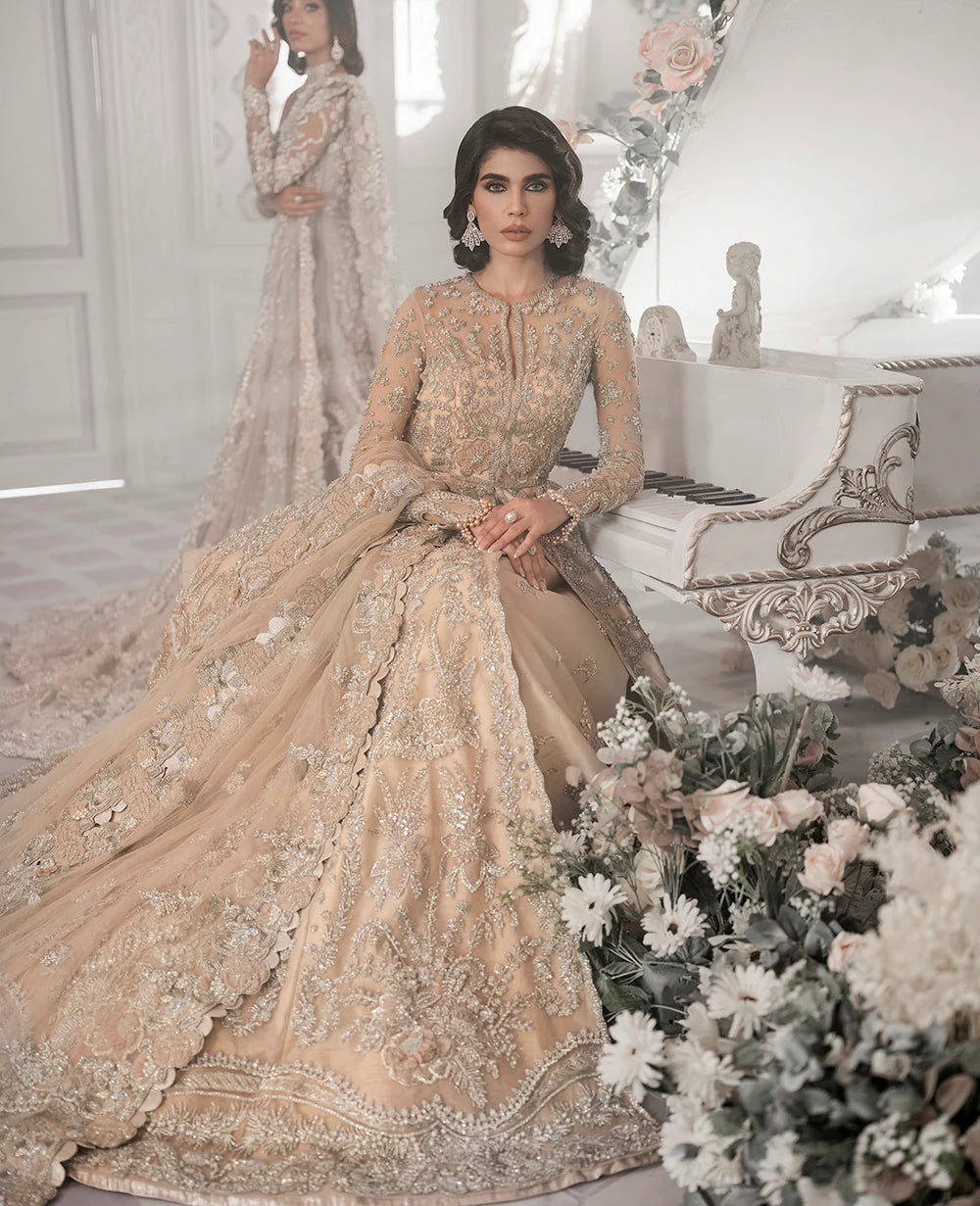 REPUBLIC Bridal Couture WOMENSWEAR (E-55)