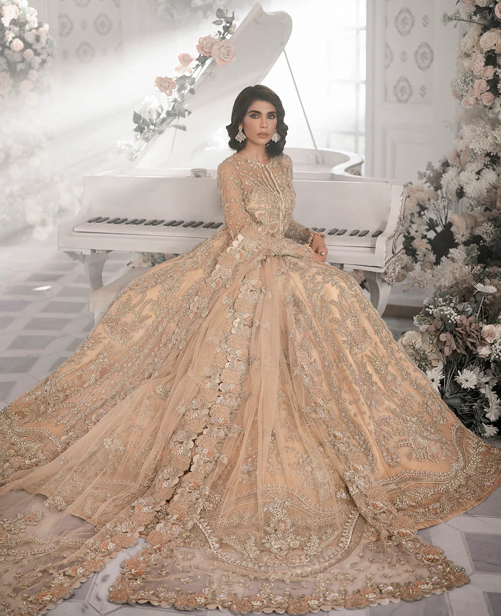 REPUBLIC Bridal Couture WOMENSWEAR (E-55)