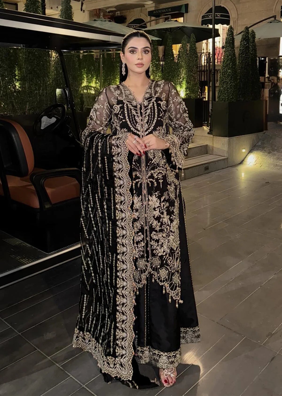 KANWAL MALIK (ماہی FESTIVE UNSTITCHED '25 Huriya)